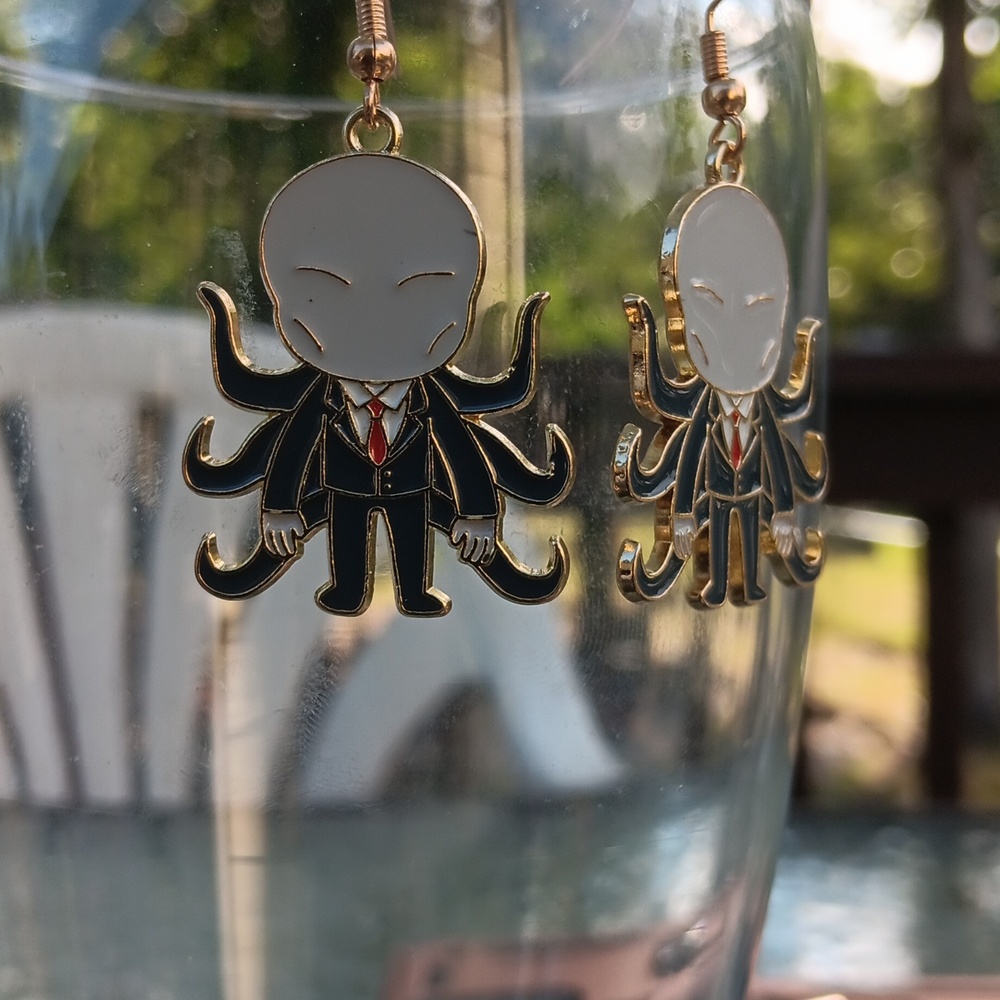 Horror Movie Earrings - Picture 3 of 5